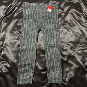 NWT Spanx LAMN Cropped Geometric Black Legging